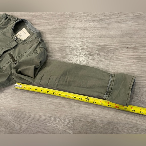 FREE PEOPLE 1970 Army Green Utility Military Jacket with Cargo Pockets. Size 2. - Picture 13 of 15